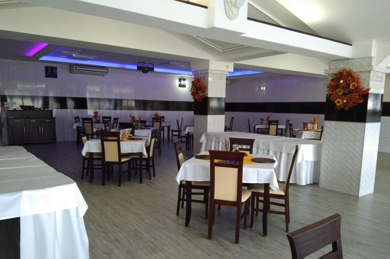 Restaurant And Pension Stenly Spissky Stvrtok Eksteriør bilde
